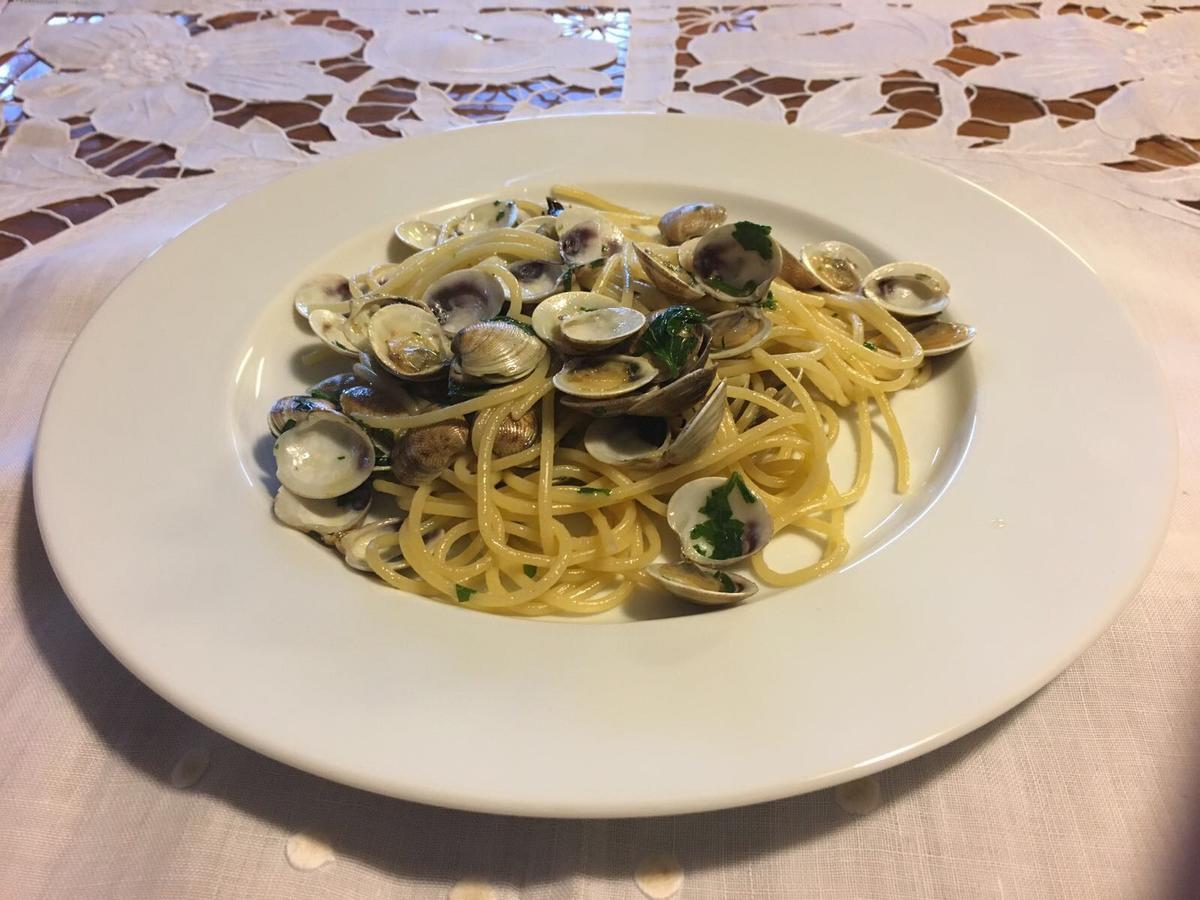 Hotel Tritone Caorle Bagian luar foto