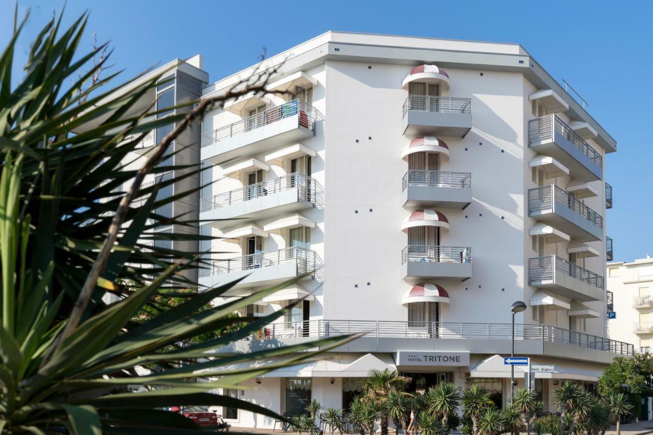 Hotel Tritone Caorle Bagian luar foto